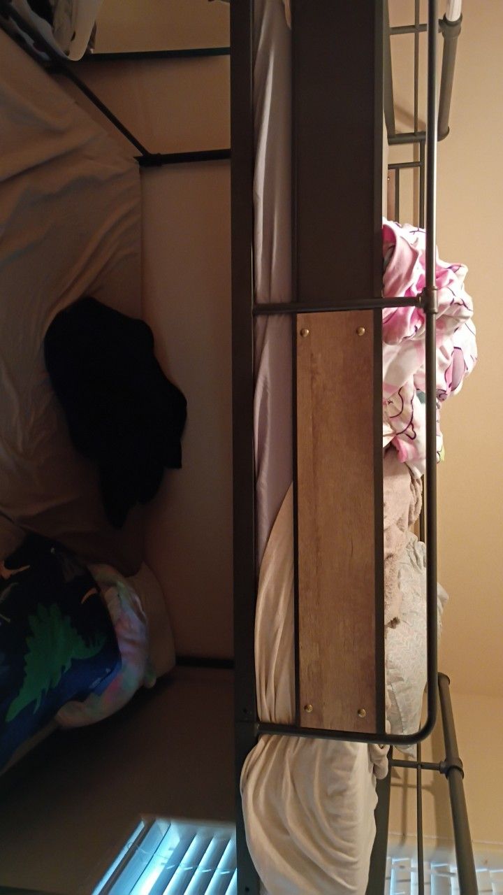 BUNK BED QUEEN