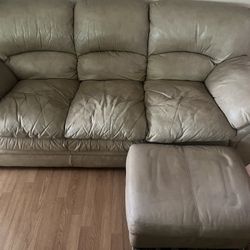 Cozy Tan Leather Sofa Set – Includes Ottoman & Big Comfort 🛋️☀️ 
