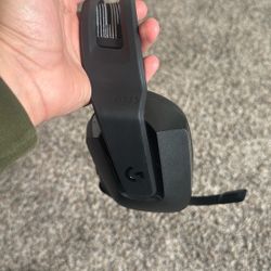 Logitech G733 LIGHTSPEED Wireless Gaming Headset with suspension headband, LIGHTSYNC RGB, Blue VO!CE mic technology and PRO-G audio drivers, Black