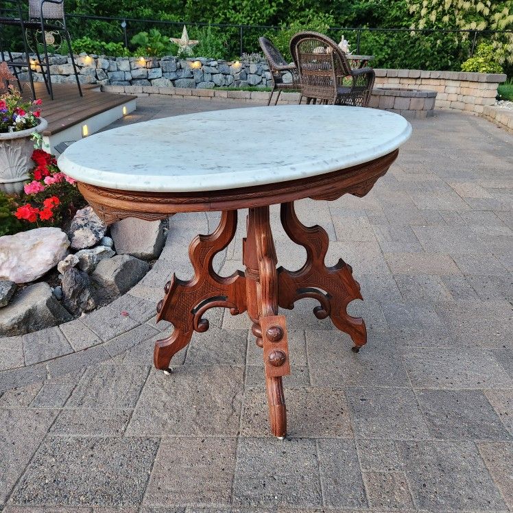 Lovely Antique Oval Marble Top Table with Fancy Wooden Legs