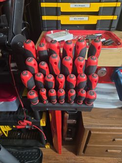 (New) 25 pice mechanic screwdriver set