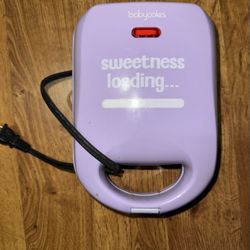 Babycakes Minis “Cake Pop Maker” Makes 9 Non Stick Cake Pops Purple