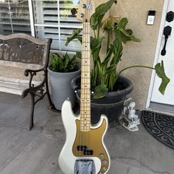 Fender PJ Bass Bundle