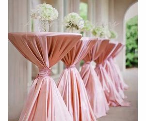 Silky Round Tablecloth Overlay Smooth Fabric Table Cover, New / Nuevos