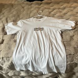 Supreme Chicago box logo