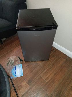 Mini Fridge 