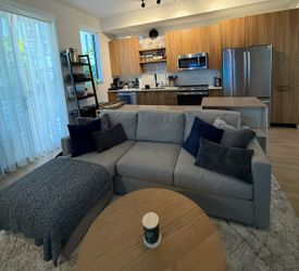Sofa w/ Chaise & Storage Ottoman