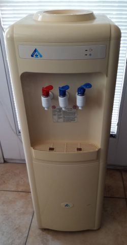 Water dispenser