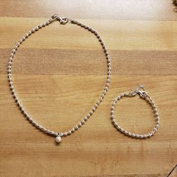 For Baby Or Girl Silver And Pearl Necklace And Bracelet 