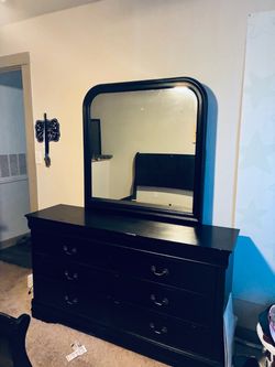 Mirror in Brand New Condition Attached to the Dresser