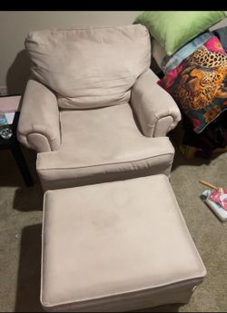 Single sofa couch with Outtman