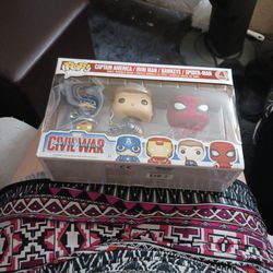 Funko Pop Marvel 4 Pack Captain/Iron Man/hawkeye/spiderman