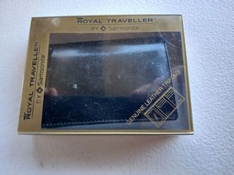 Royal Traveller by Samsonite Genuine Leather Trifold Wallet
