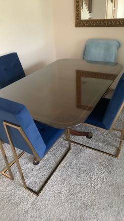 Dining room table
