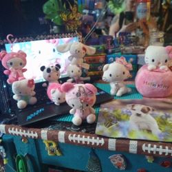 Hello Kitty Lot