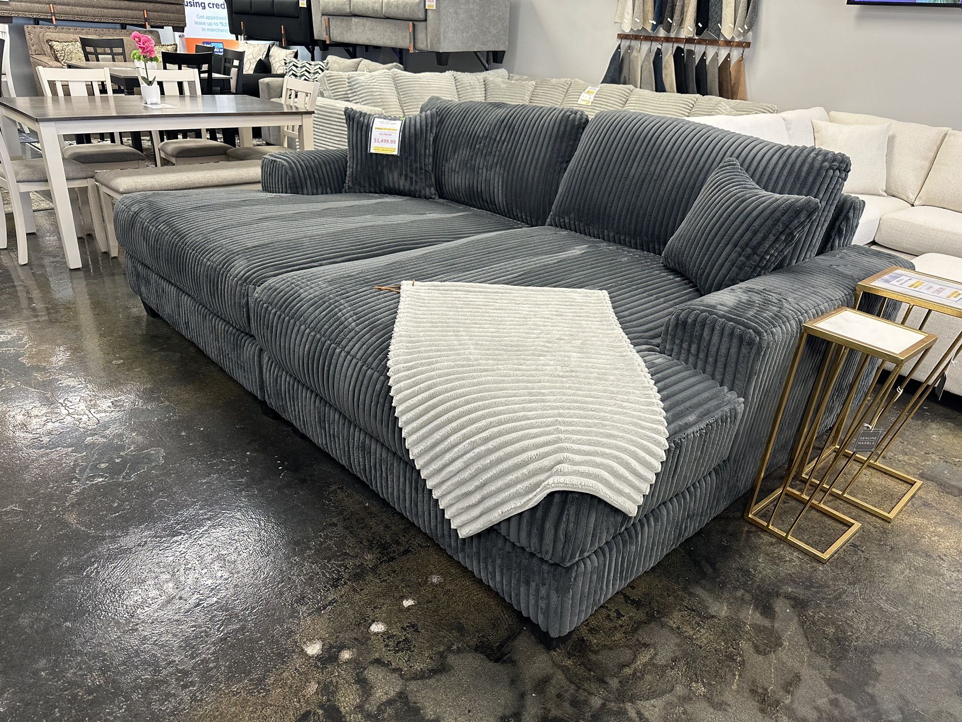 XXL Jumbo Sectional
