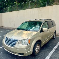 2010 Chrysler Town & Country