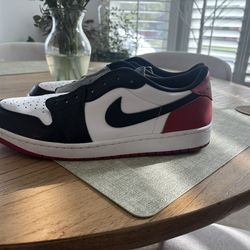 Jordan 1 Low OG Black Toe