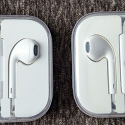 Apple Earbuds, Ear pods, Headsets.