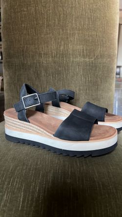 Tom’s Diana wedge sandal