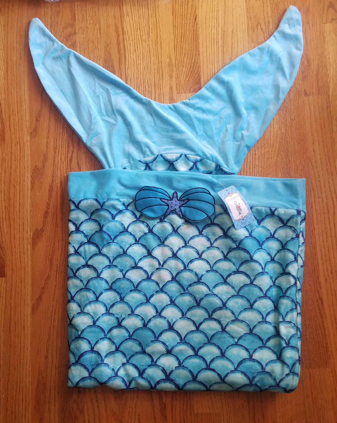 New with tags. Mermaid Tail Blanket