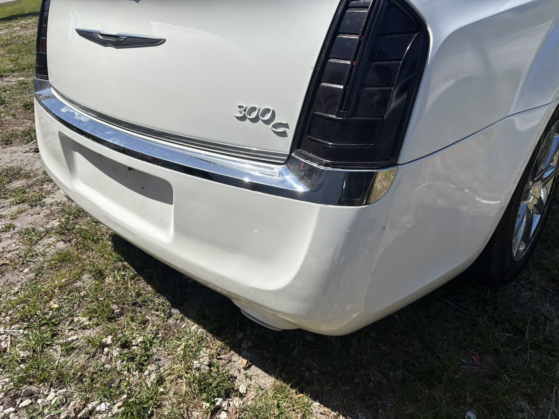 2013 Chrysler 300 Rear Bumper And Tail Lights