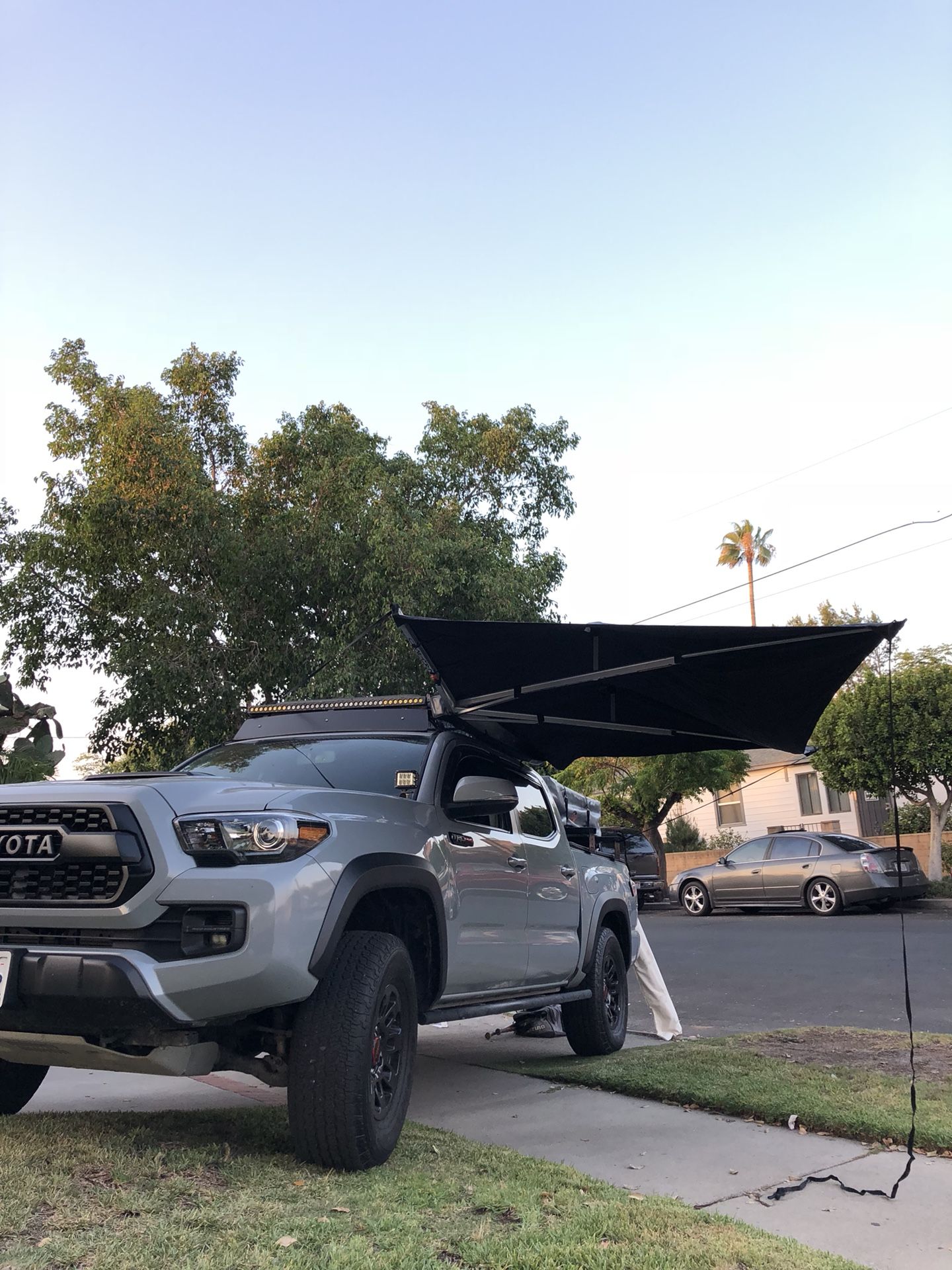ARQ4WD 180 car/truck awning