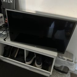 LG 32-inch LCD HDTV