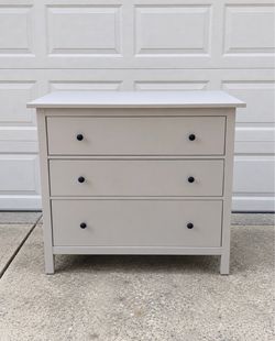Like new IKEA white Hemnes 3 Drawer Dresser-DELIVERY AVAILABLE