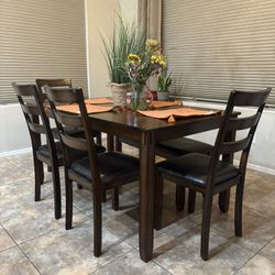 Kitchen Table And Chairs 