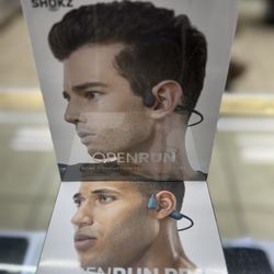 Brand New Shokz Open Run Pro Headphones 📱⌚️📷🔥on Sale 🔥📱⌚️📷