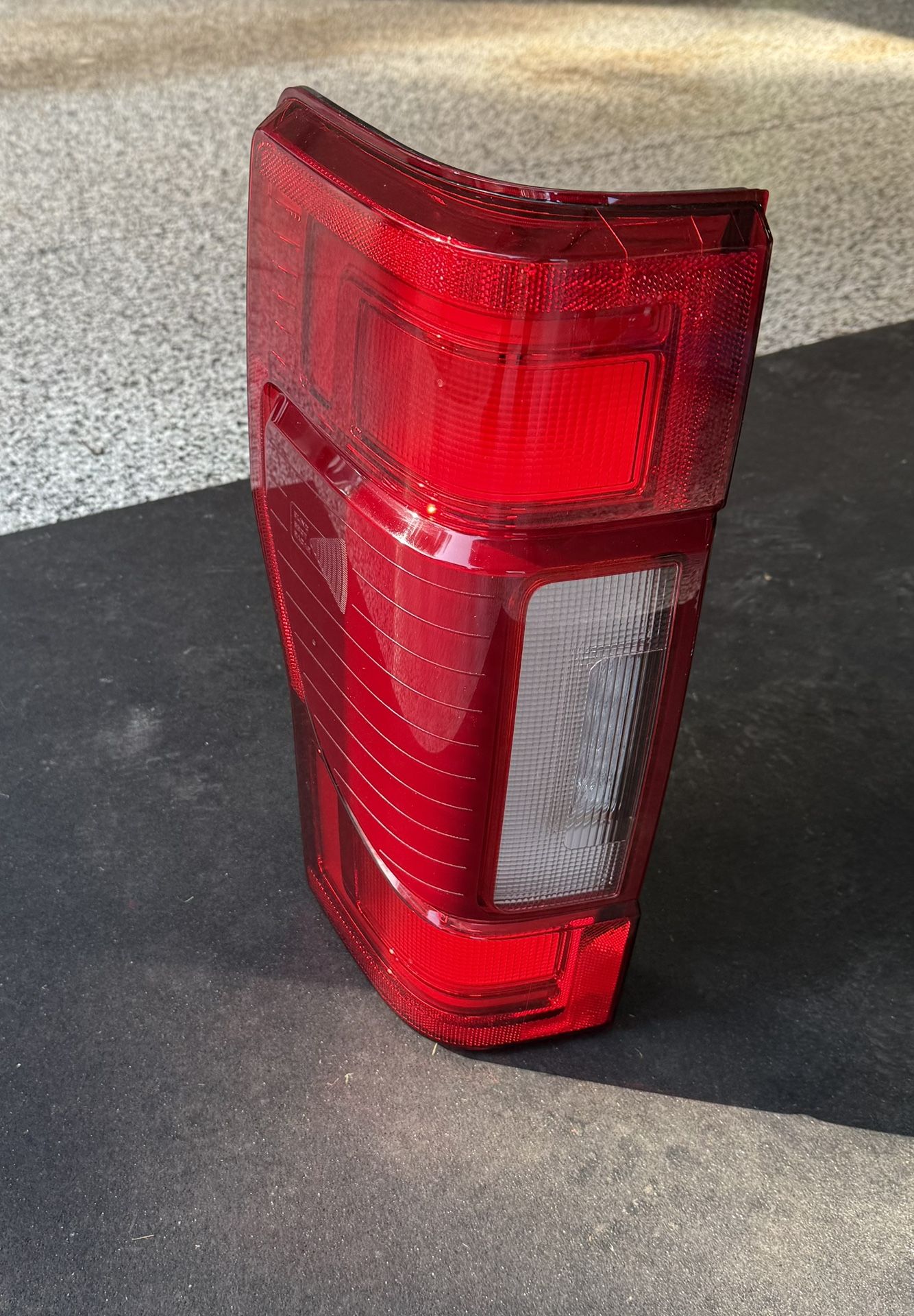 OEM Driver’s Side Taillight Assembly – 2022 Ford F-350