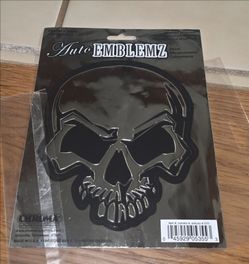 Auto Emblemz Chrome Skull Car Decal