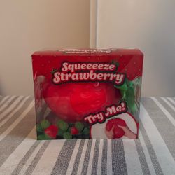 Squeeeeze Strawberry Squisy