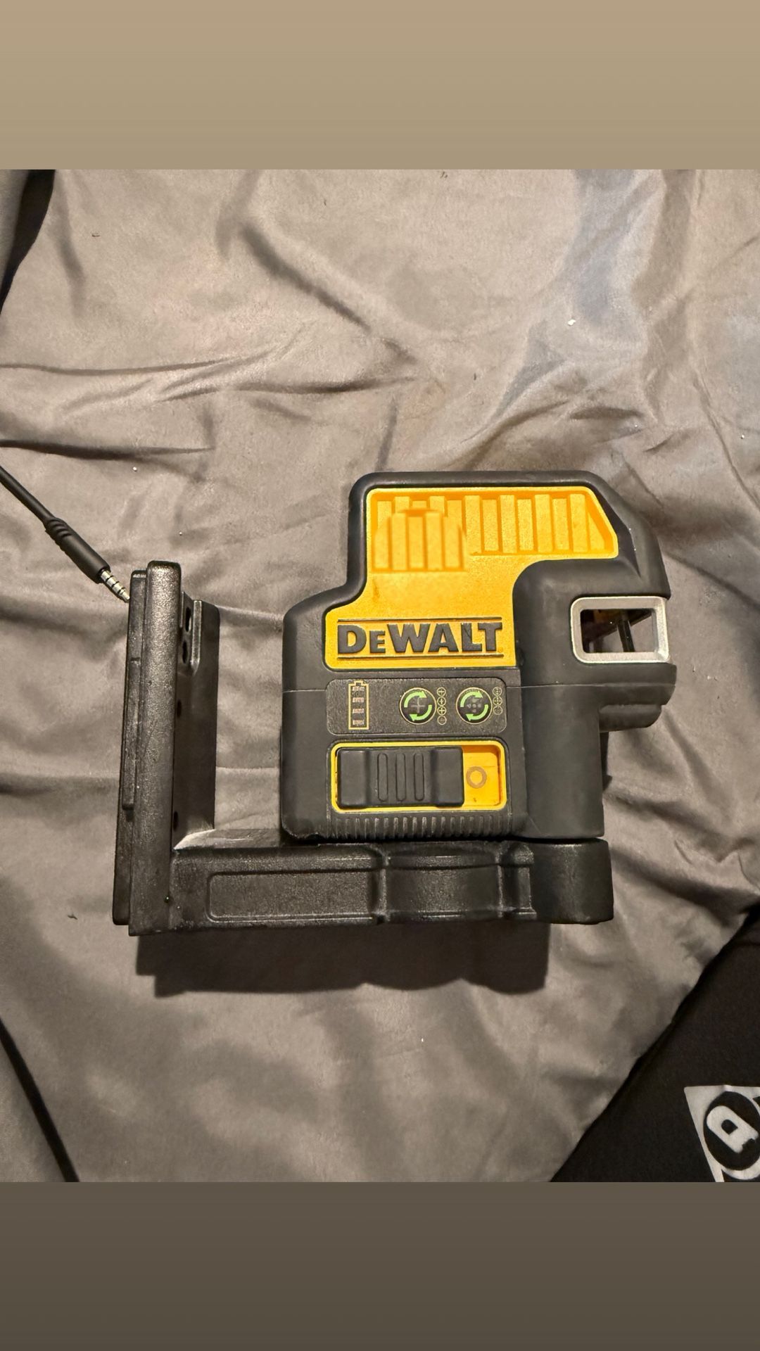 DEWALT Cross Line Laser Kit: 2 Lines and 2 Dots, Red Beam, 0 Planes, ±1/8 in Accuracy, Included, AA