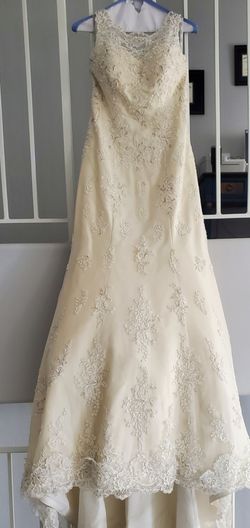 Stunning Ella Rosa Wedding Dress Size 10