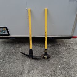 Craftsman  8lb Sledge Hamer with 36" Fiberglass Handle And Pick