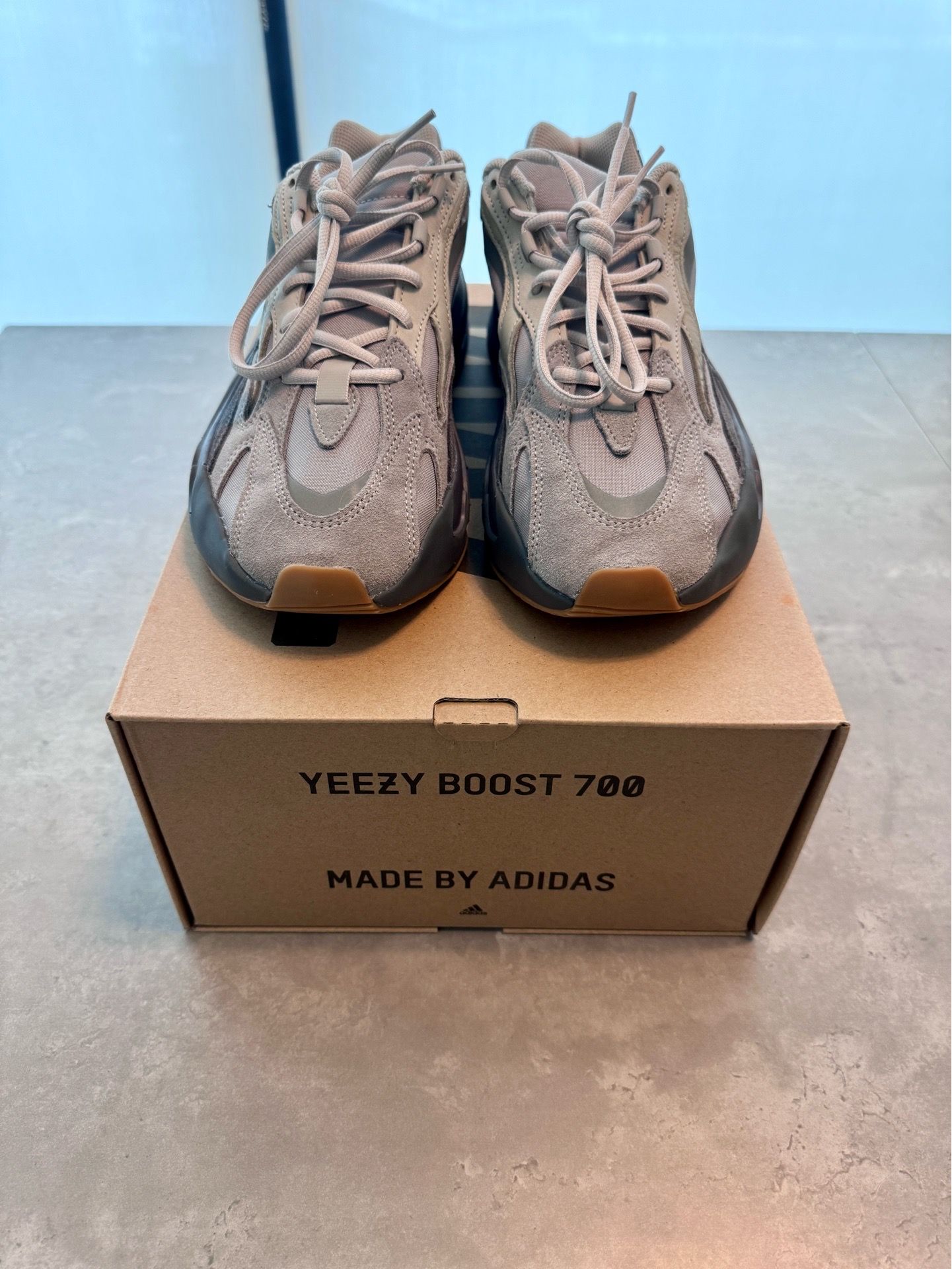 Yeezy 700 boost ‘tephra’ sz 10.5