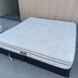 Serta King Pillowtop Mattress And Box Spring 