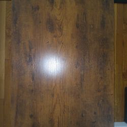 Living room Table With A Top And Bottom 