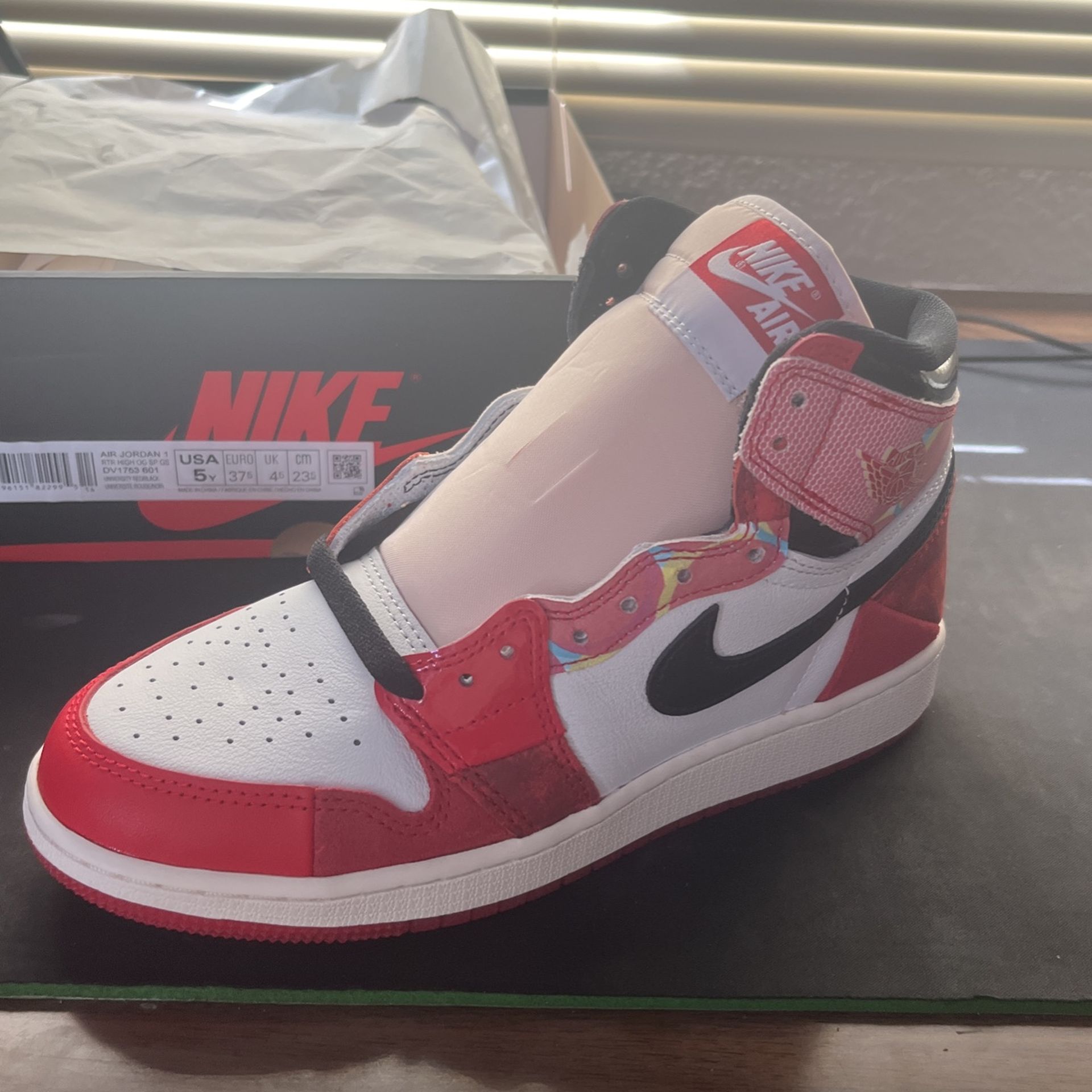 Jordan 1 High Spider-Man Across The Spider Verse Size 5y