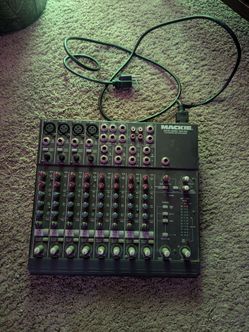 Mackie 12 channel mixer