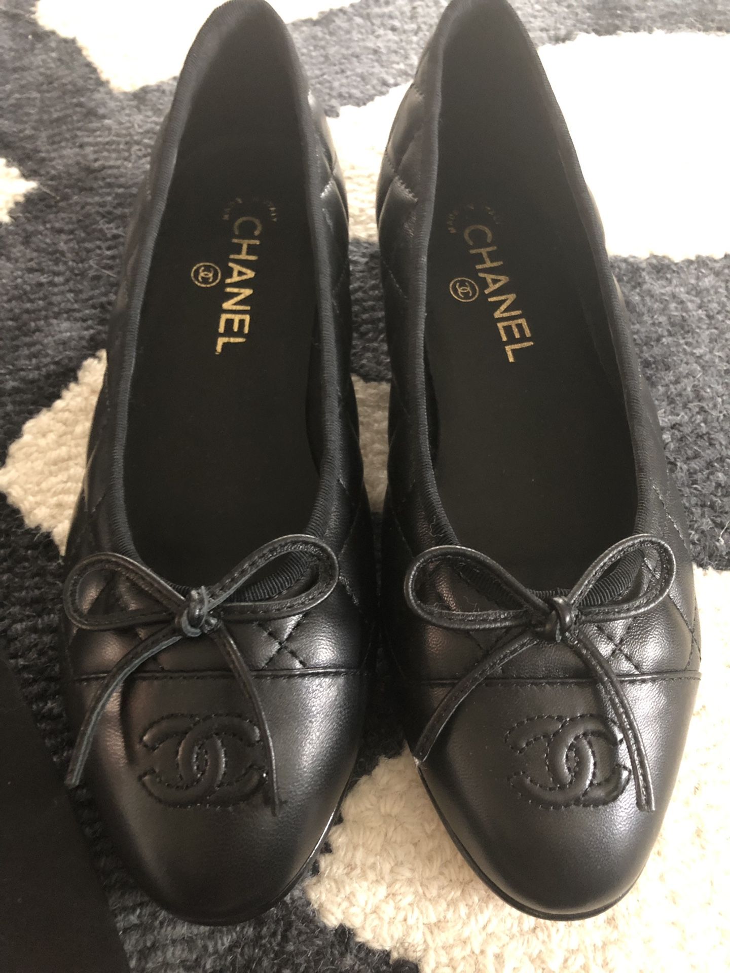 Chanel quilted leather ballet flats 37 size 7