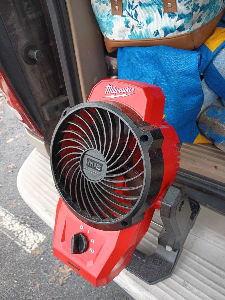 M12 Jobsite Fan
