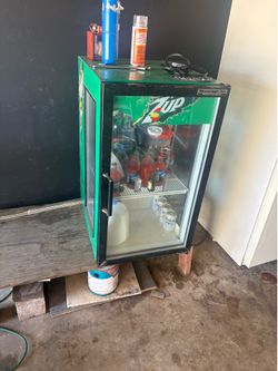 7UP Mini fridge
