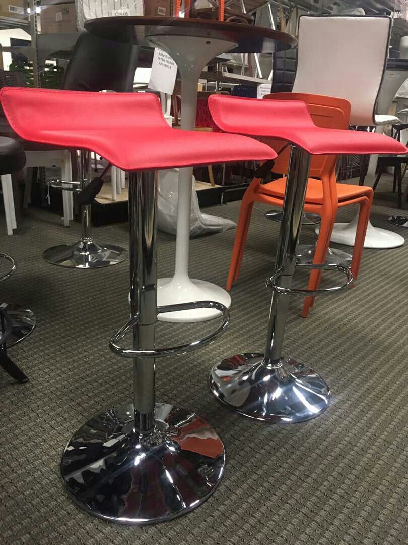 Set of 2 red bar stools