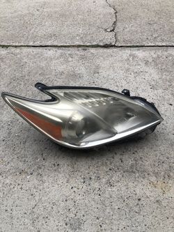 2012 2013 2014 2015 TOYOTA PRIUS HEADLIGHT HALOGEN PASSENGER SIDE “R” ORIGINAL OEM