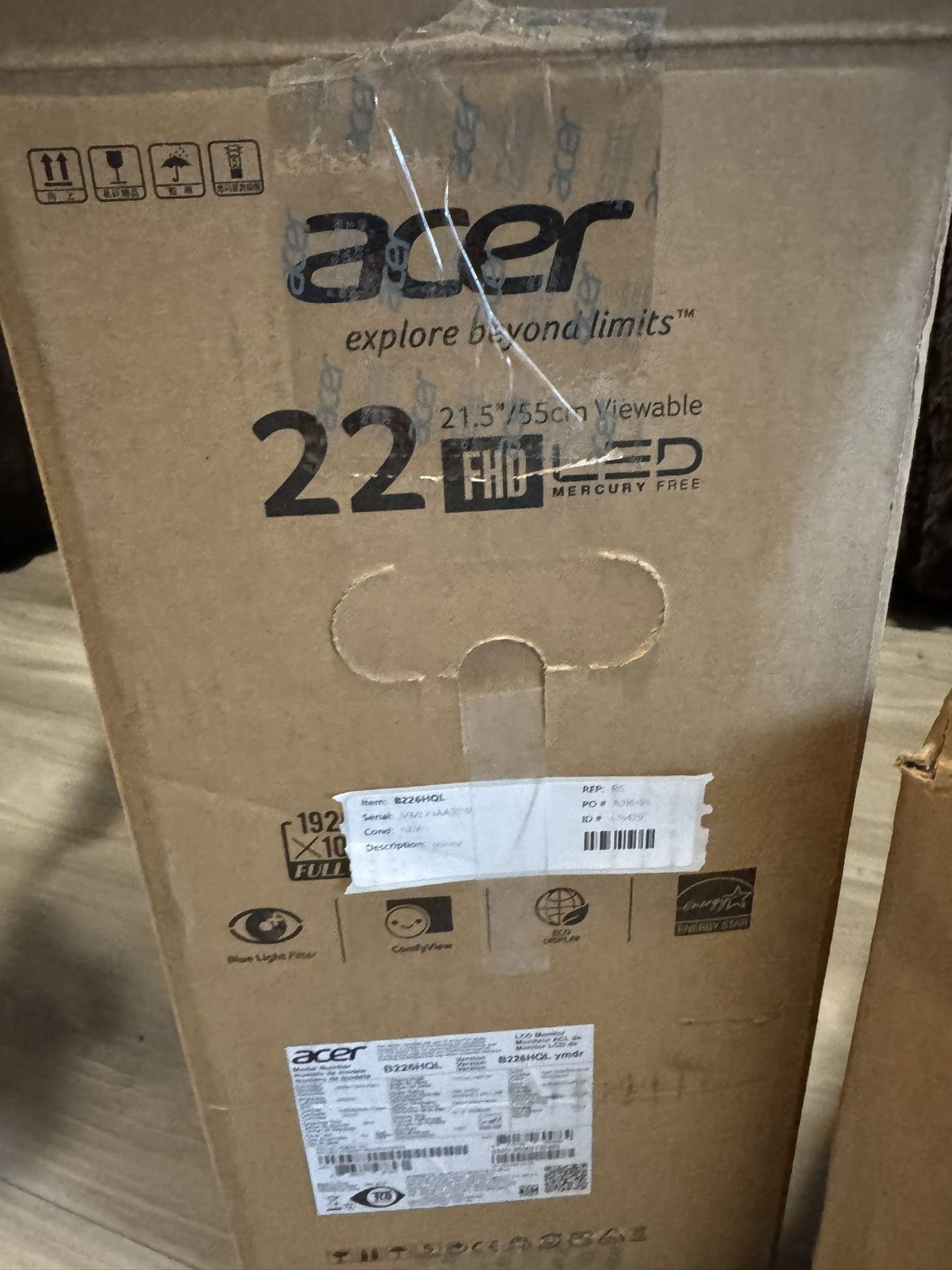 Acer B6 Series 22” Screen And Accessories 