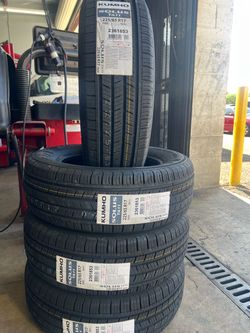 225 65 17 Khumo set de 4 llantas  60k millas de garantía  $499 con Aligment gratins