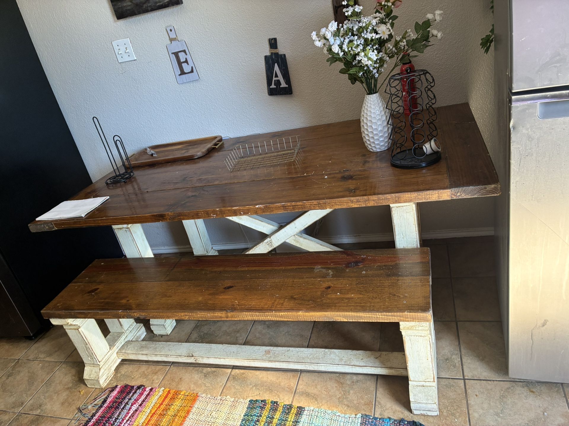 NICE FARMHOUSE DINING TABLE.